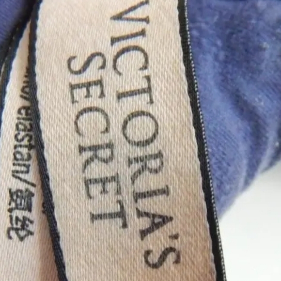 Victoria's Secret Lined Demi Bra - Picture 4 of 4